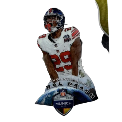 This collectible nfl trading card features tyrone tracy jr from the 2025 panini prizm global reach series